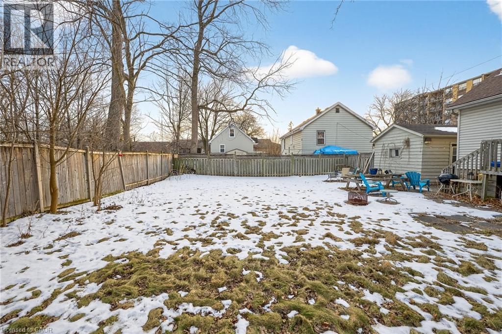 2450 Woodward Avenue, Burlington, ON - Outdoor