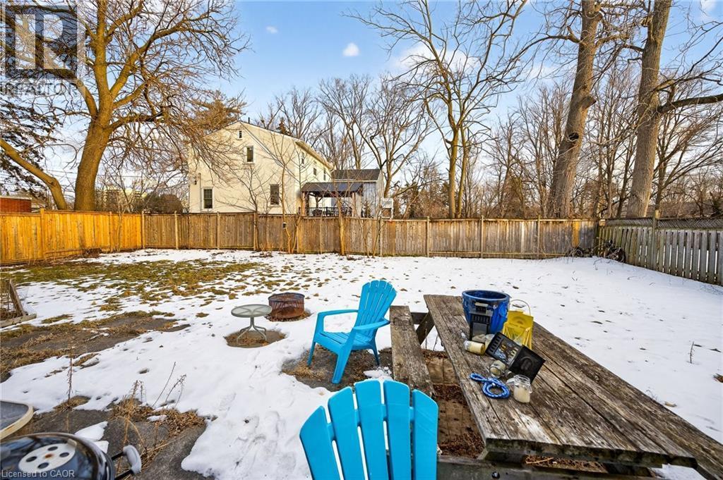 2450 Woodward Avenue, Burlington, ON - Outdoor