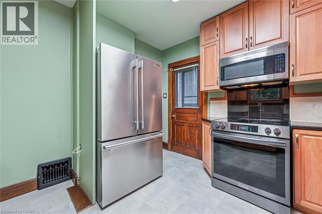 5 Dekay Street, Kitchener, ON - Indoor Photo Showing Kitchen