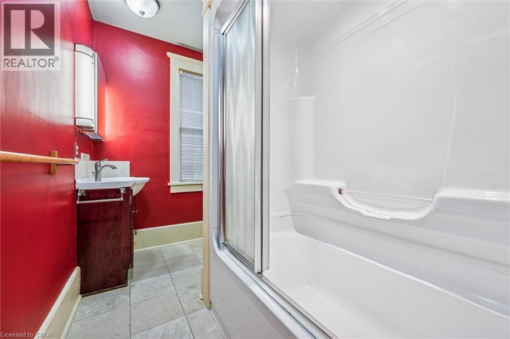 5 Dekay Street, Kitchener, ON - Indoor Photo Showing Bathroom
