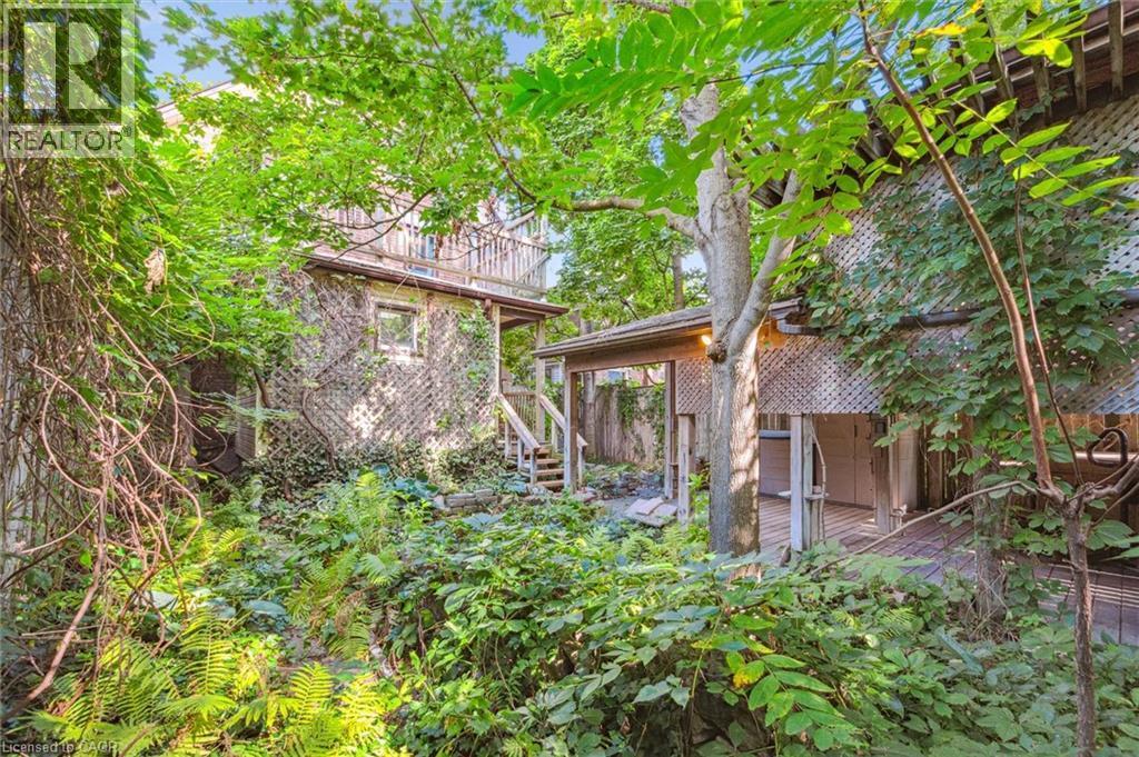 5 Dekay Street, Kitchener, ON - Outdoor