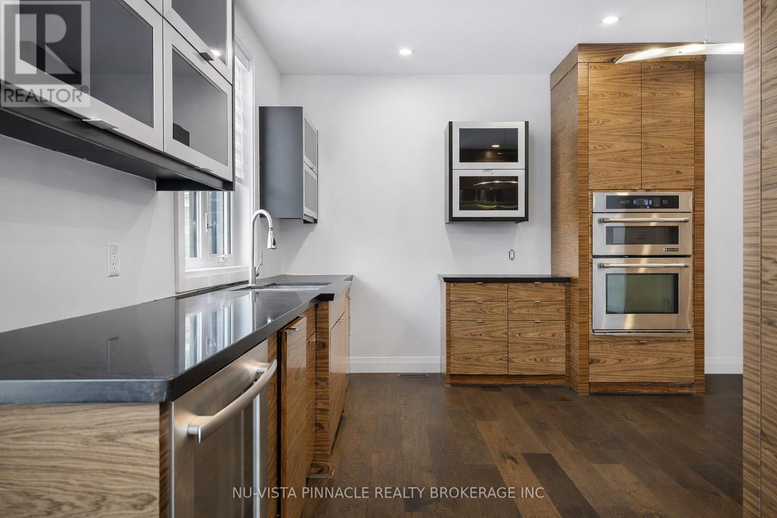 16 - 433 Hyde Park Road, London North (North P), ON - Indoor Photo Showing Kitchen
