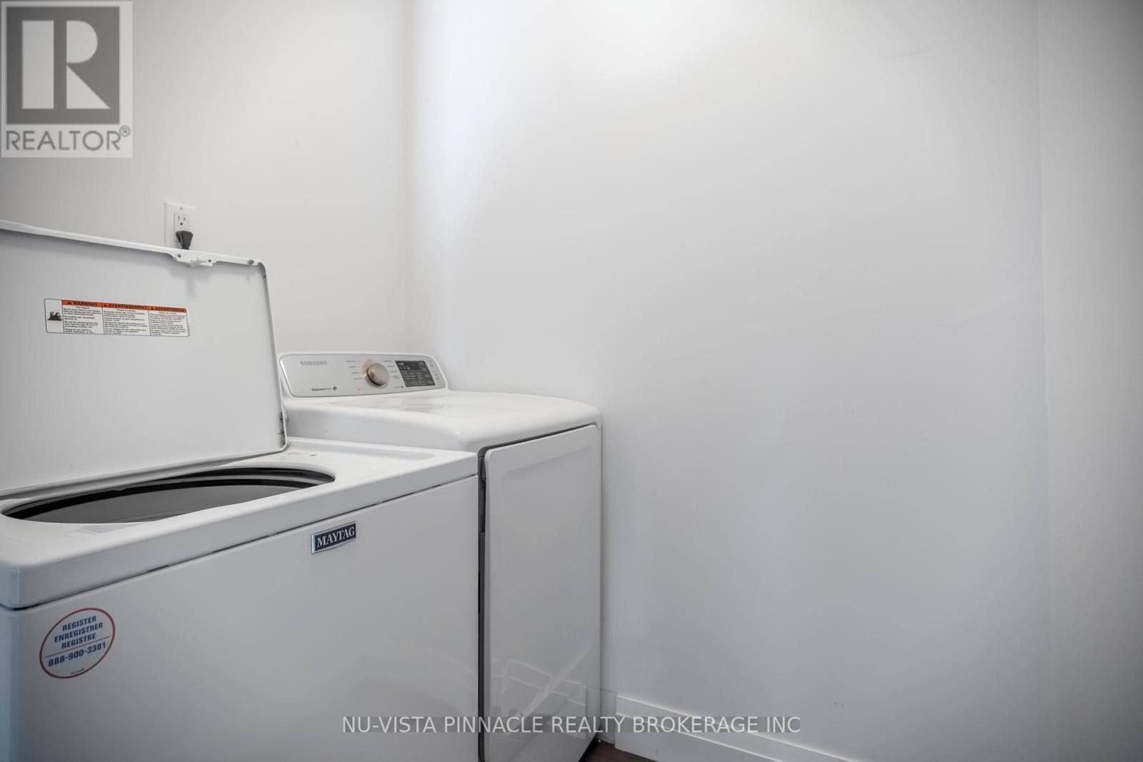 16 - 433 Hyde Park Road, London North (North P), ON - Indoor Photo Showing Laundry Room