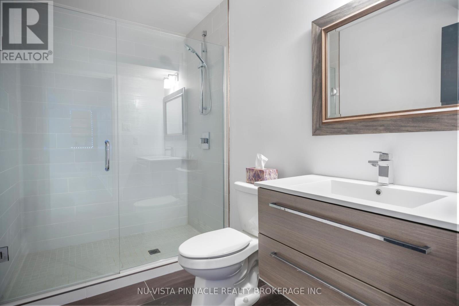 16 - 433 Hyde Park Road, London North (North P), ON - Indoor Photo Showing Bathroom