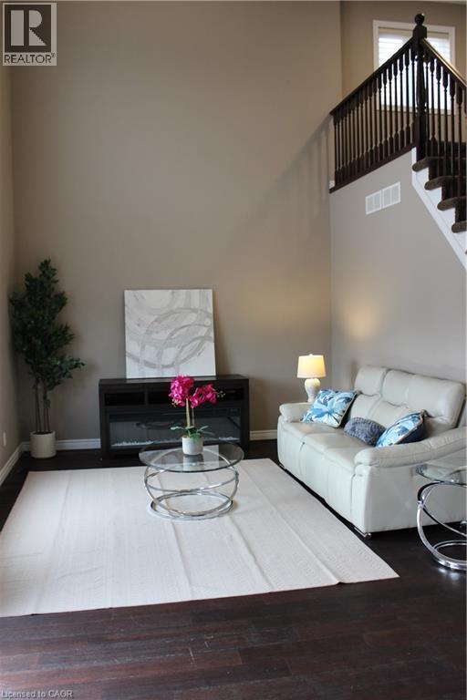 561 Thomas Slee Drive, Kitchener, ON - Indoor