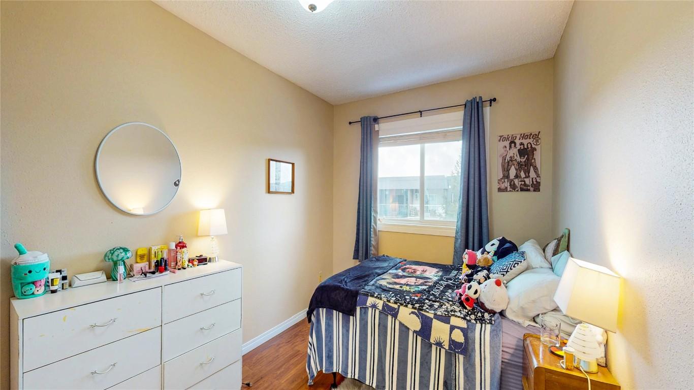 1304-2015 2Nd Street, Cranbrook, BC - Indoor Photo Showing Bedroom