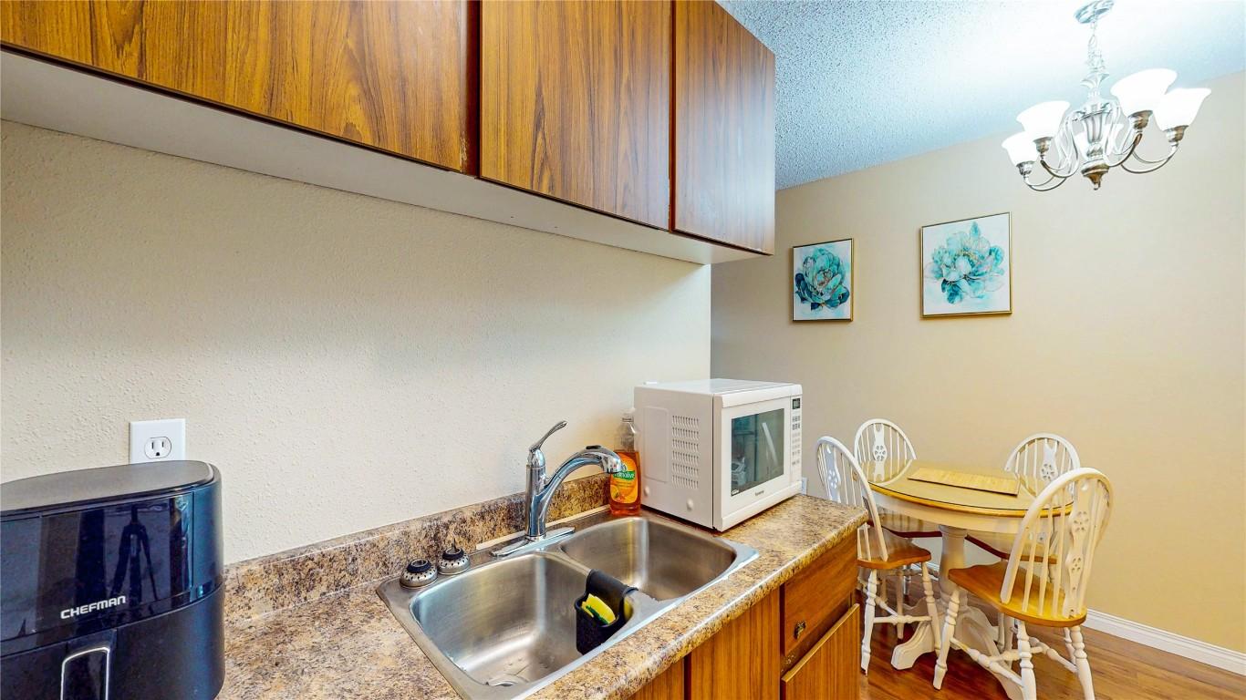 1304-2015 2Nd Street, Cranbrook, BC - Indoor