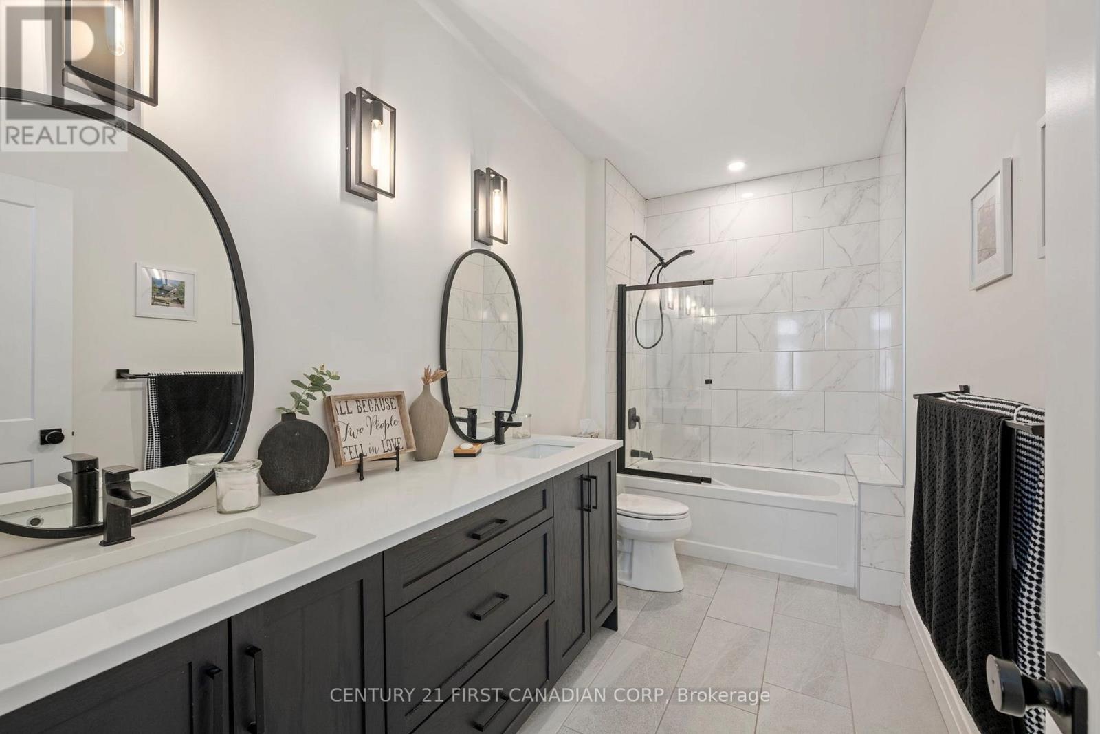 35 Compass Trail, Central Elgin, ON - Indoor Photo Showing Bathroom