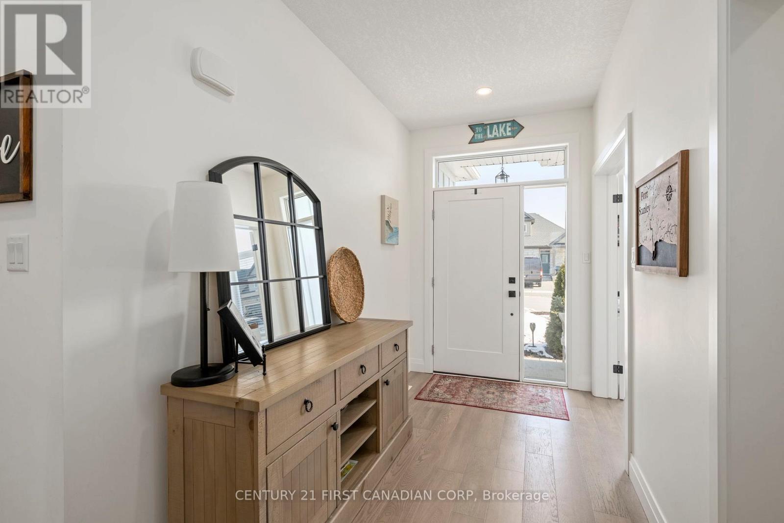 35 Compass Trail, Central Elgin, ON - Indoor Photo Showing Other Room