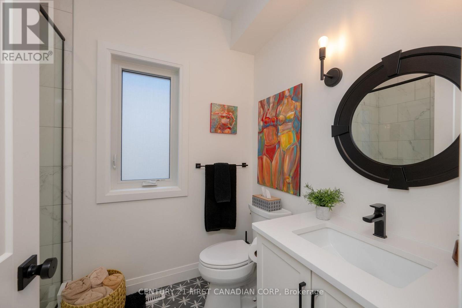 35 Compass Trail, Central Elgin, ON - Indoor Photo Showing Bathroom