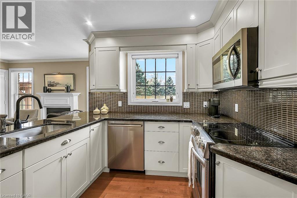 17 Angle Street, Simcoe, ON - Indoor Photo Showing Kitchen