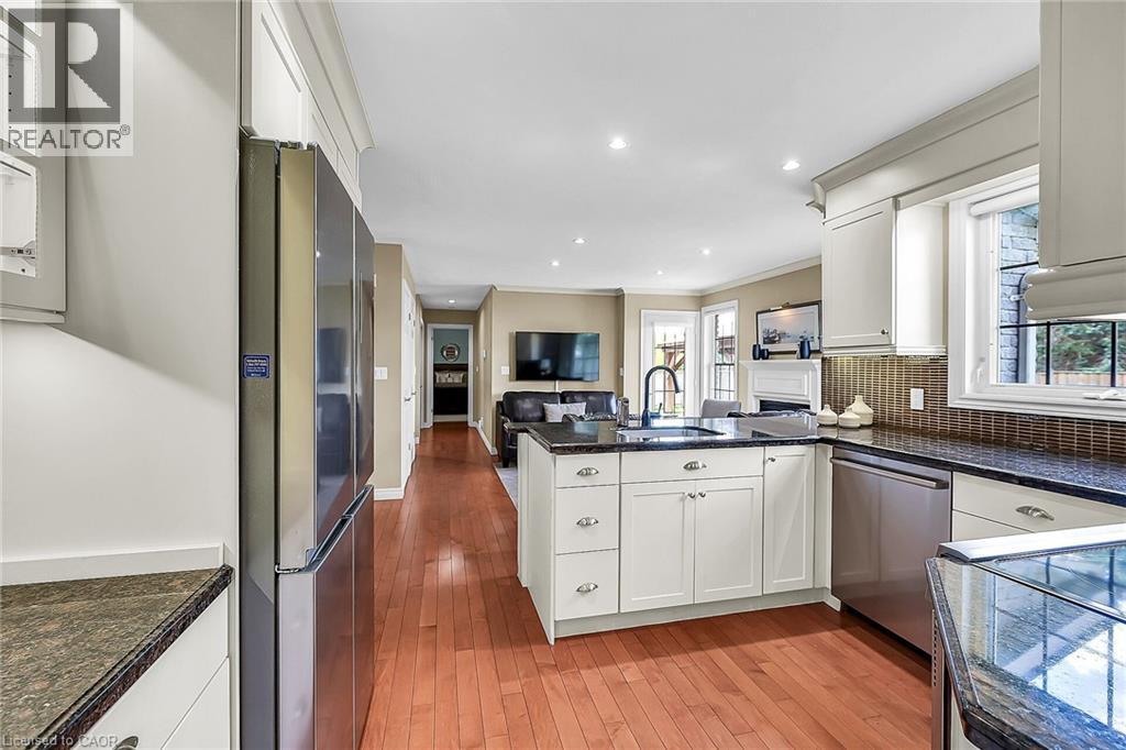 17 Angle Street, Simcoe, ON - Indoor Photo Showing Kitchen