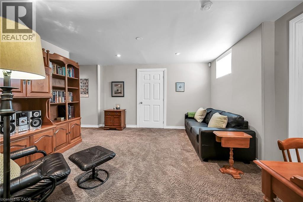 17 Angle Street, Simcoe, ON - Indoor