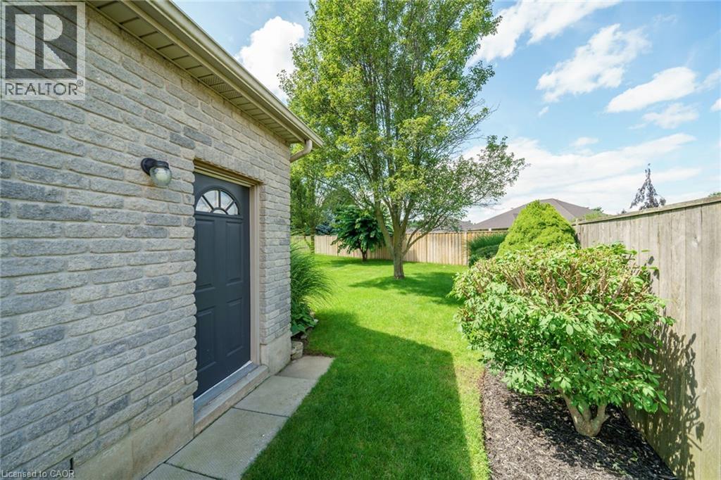 17 Angle Street, Simcoe, ON - Outdoor