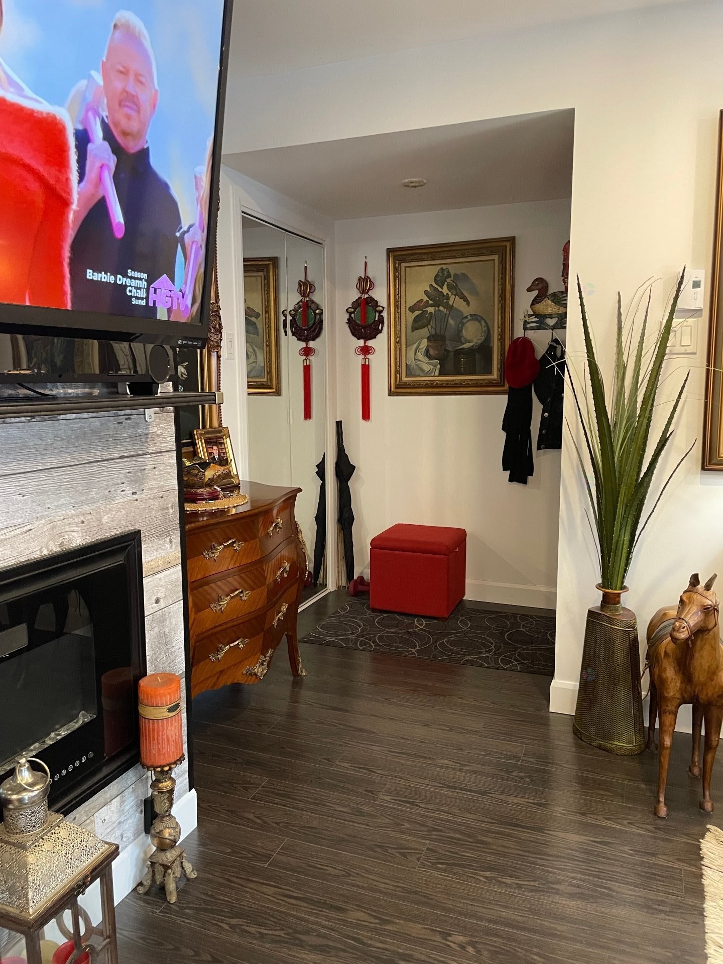 Hall d'entrée/Vestibule - 7-4420 Ch. Des Cageux, Laval (Chomedey), QC - Indoor Photo Showing Living Room With Fireplace