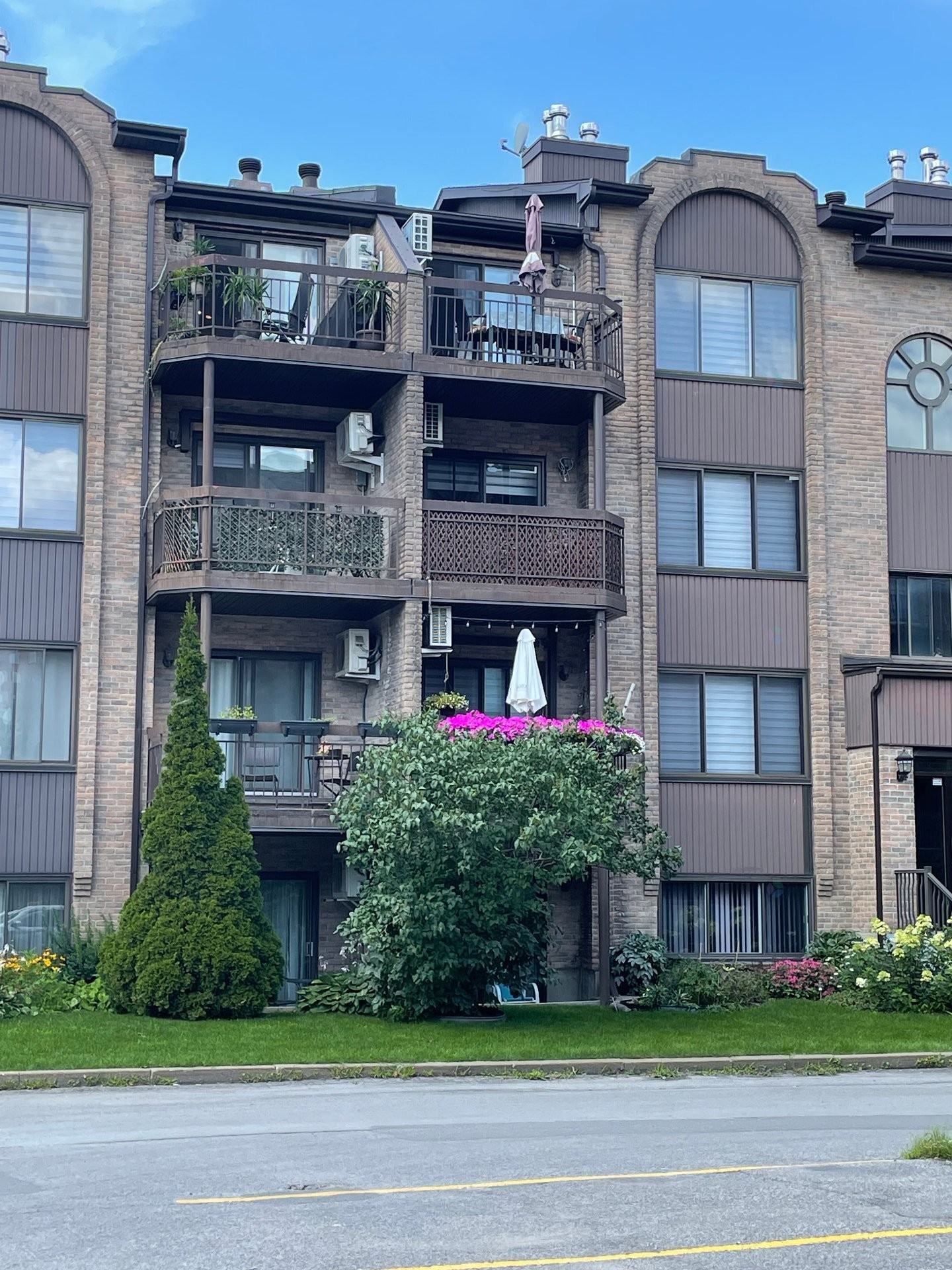Façade - 7-4420 Ch. Des Cageux, Laval (Chomedey), QC - Outdoor With Facade