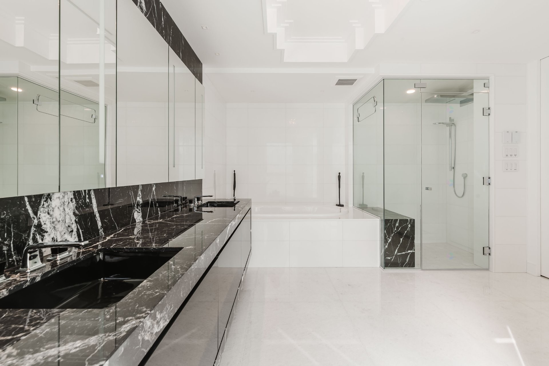 Salle de bains attenante à la CCP - 15-A-3430 Rue Peel, Montréal (Ville-Marie), QC - Indoor Photo Showing Bathroom