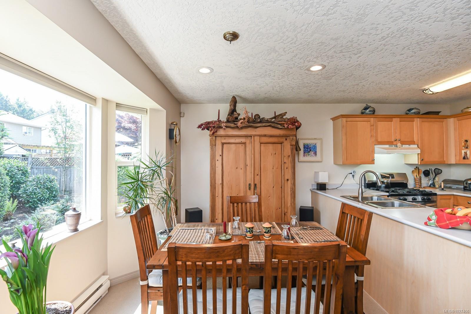 2263 Bolt Ave, Comox, BC