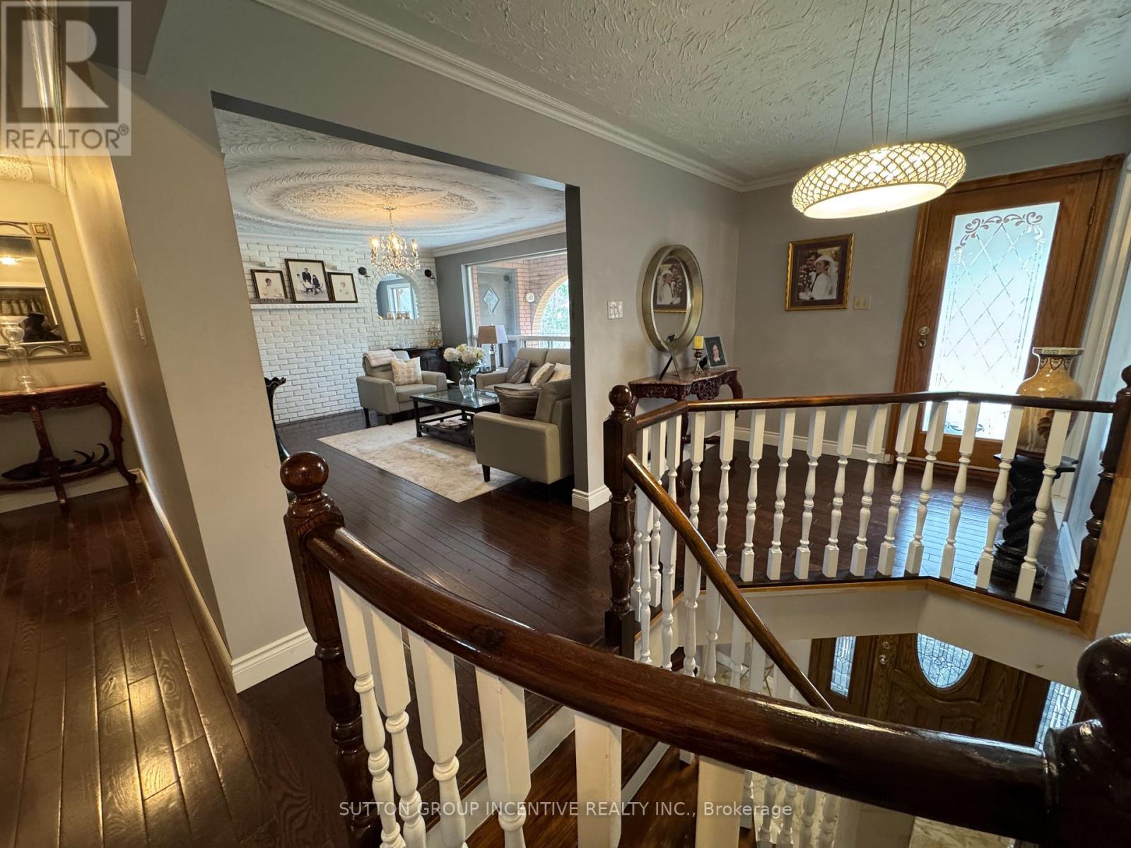 10 Celestine Court, Tiny, ON - Indoor Photo Showing Other Room