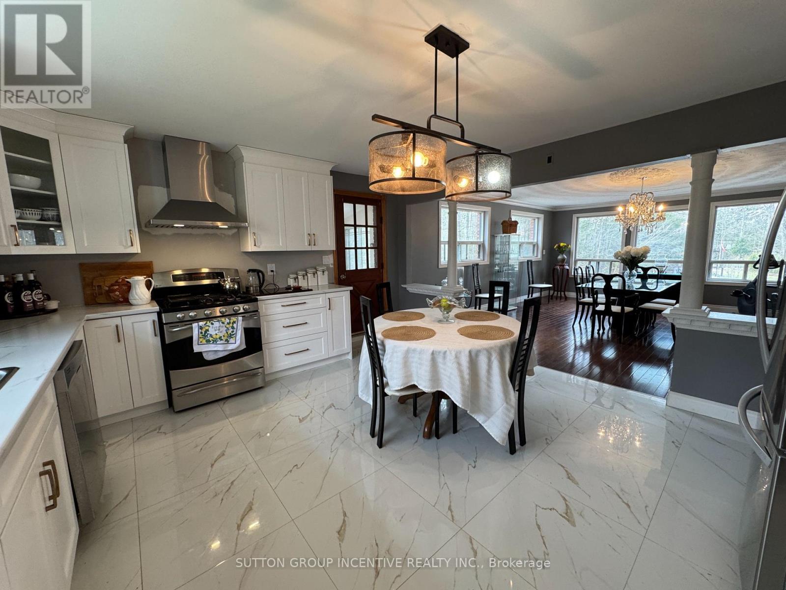 10 Celestine Court, Tiny, ON - Indoor