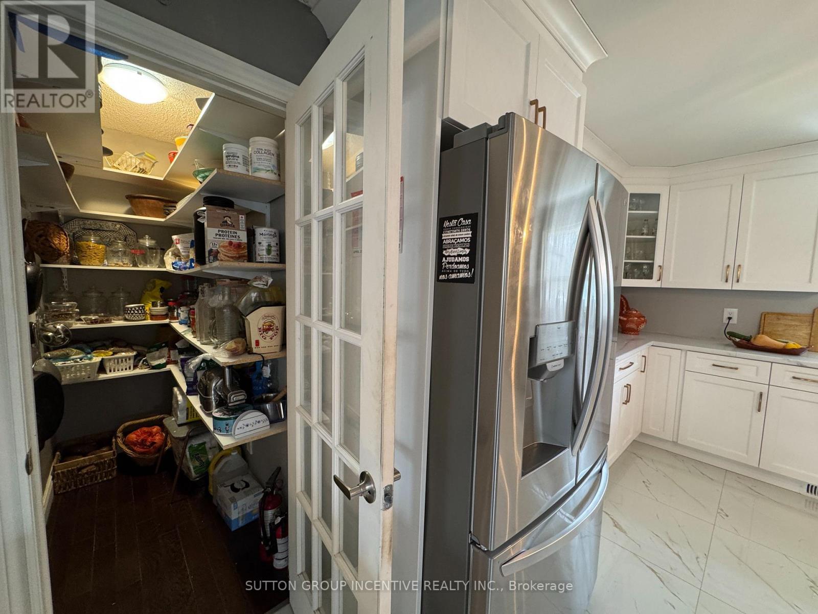 10 Celestine Court, Tiny, ON - Indoor