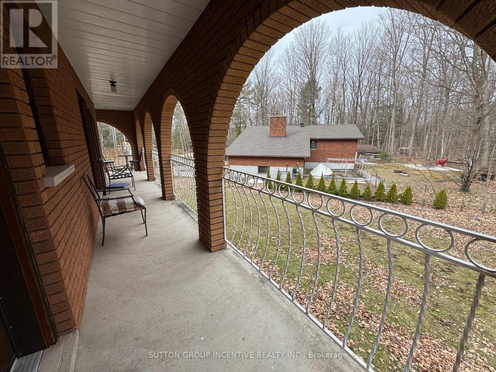 10 Celestine Court, Tiny, ON - Outdoor With Exterior