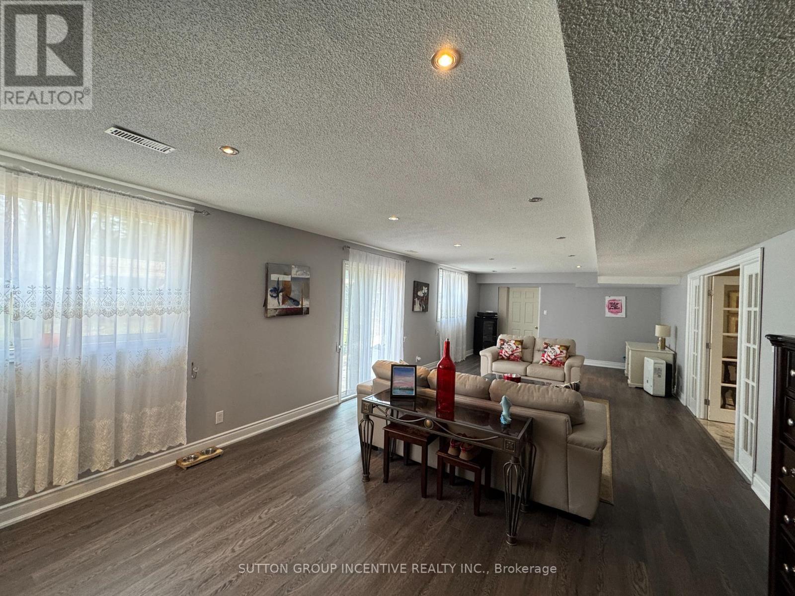 10 Celestine Court, Tiny, ON - Indoor