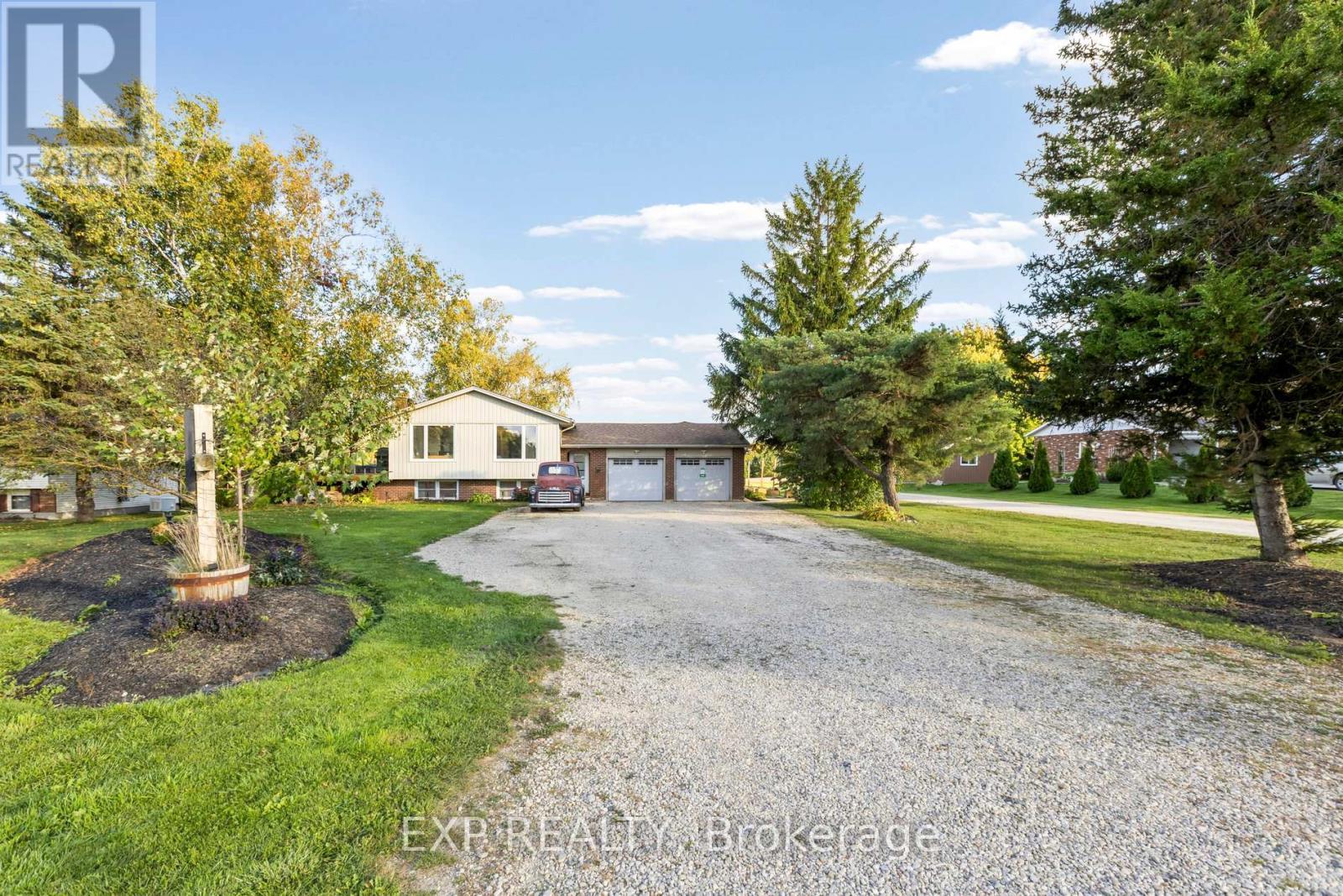 7429 Sideroad 20 Side Road, Mapleton, ON - Outdoor