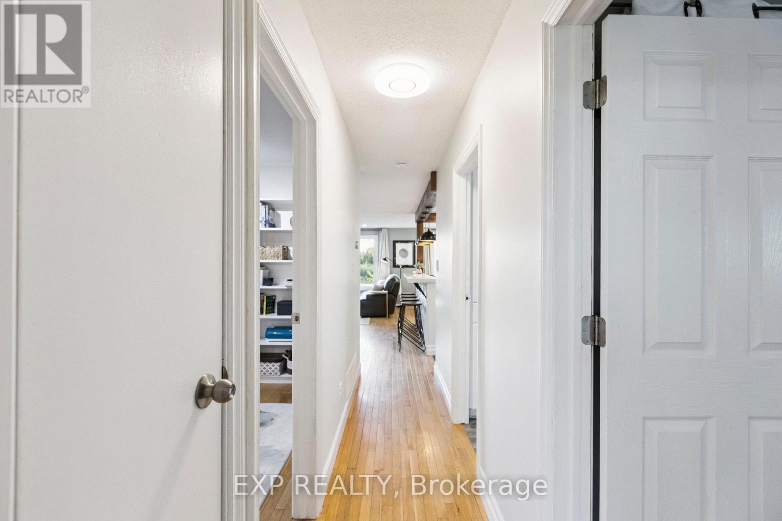 7429 Sideroad 20 Side Road, Mapleton, ON - Indoor Photo Showing Other Room