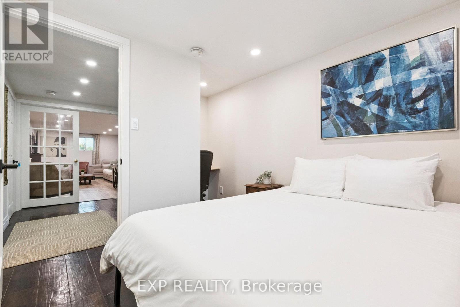 7429 Sideroad 20 Side Road, Mapleton, ON - Indoor Photo Showing Bedroom