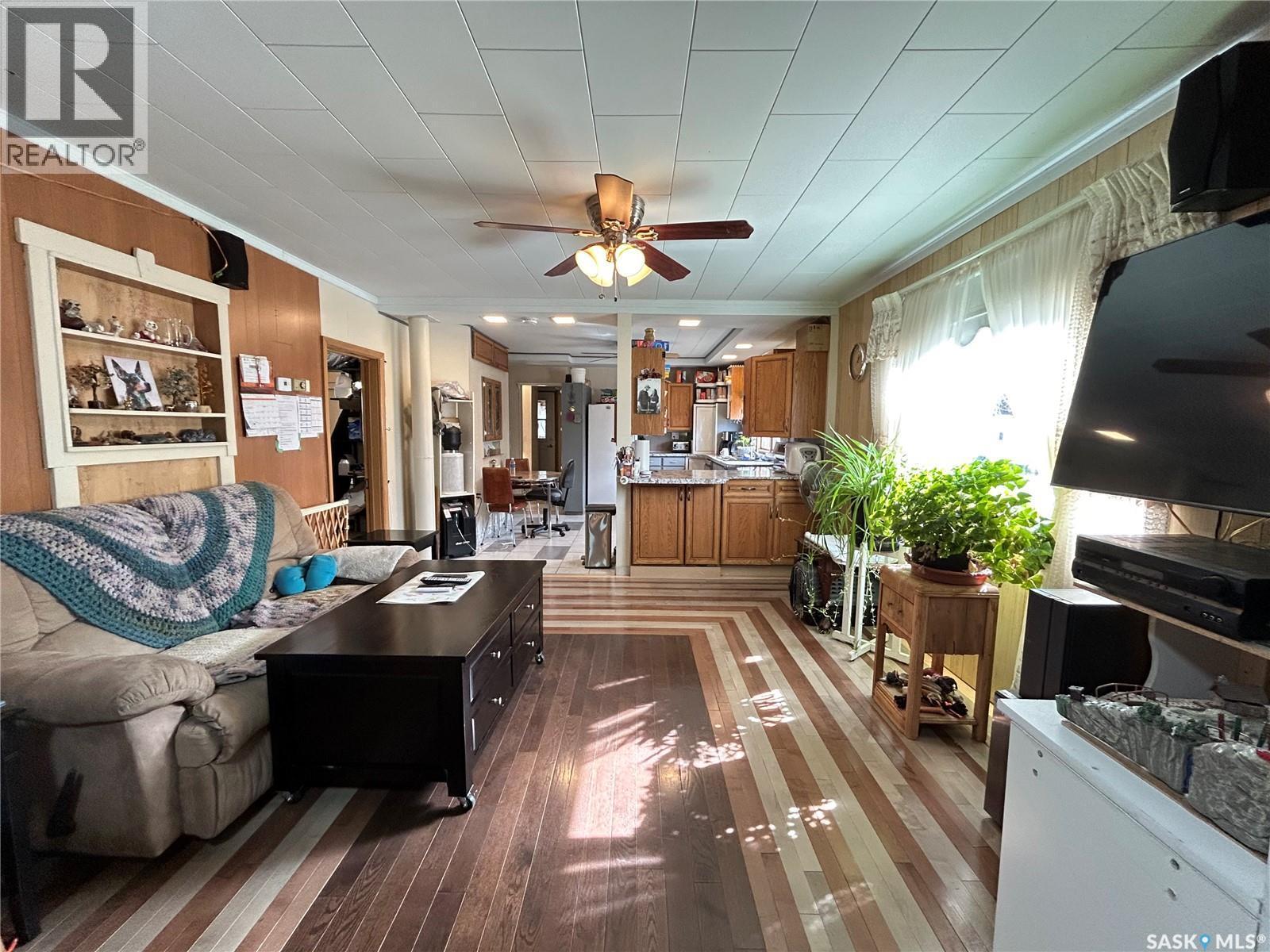 625 Maharg Avenue, Burstall, SK - Indoor