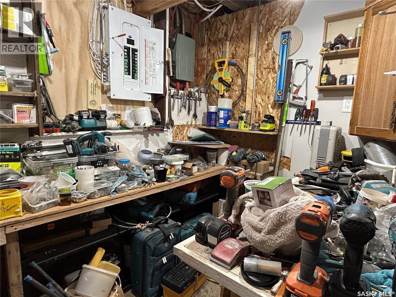 625 Maharg Avenue, Burstall, SK - Indoor