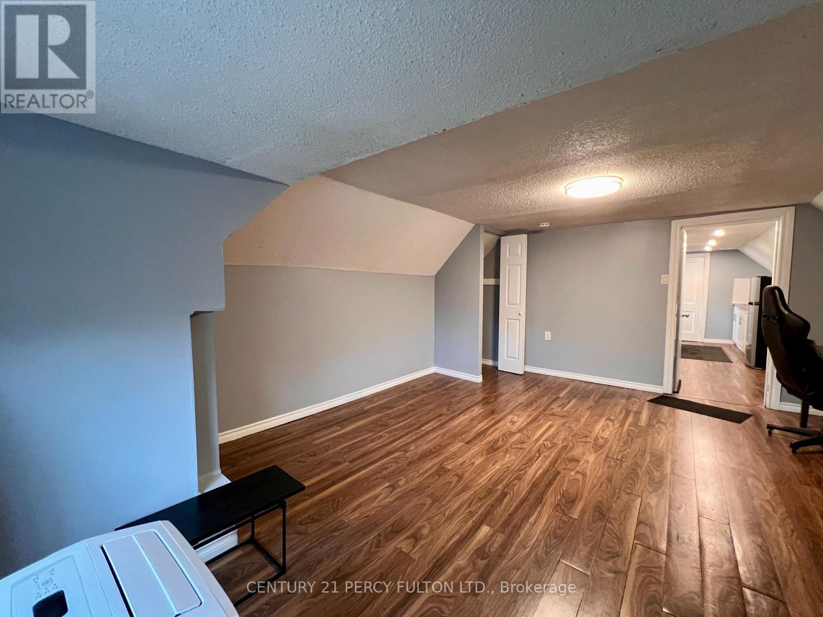 108 Cumberland Avenue, Hamilton, ON