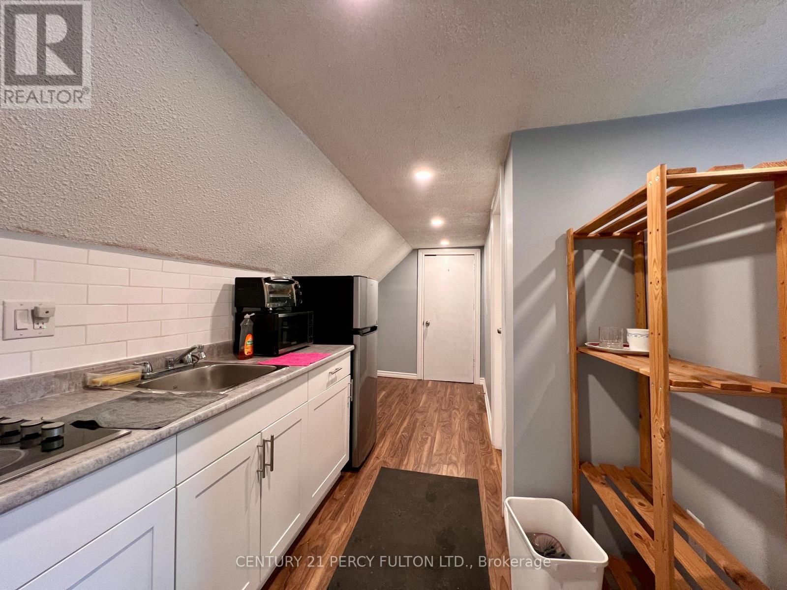 108 Cumberland Avenue, Hamilton, ON