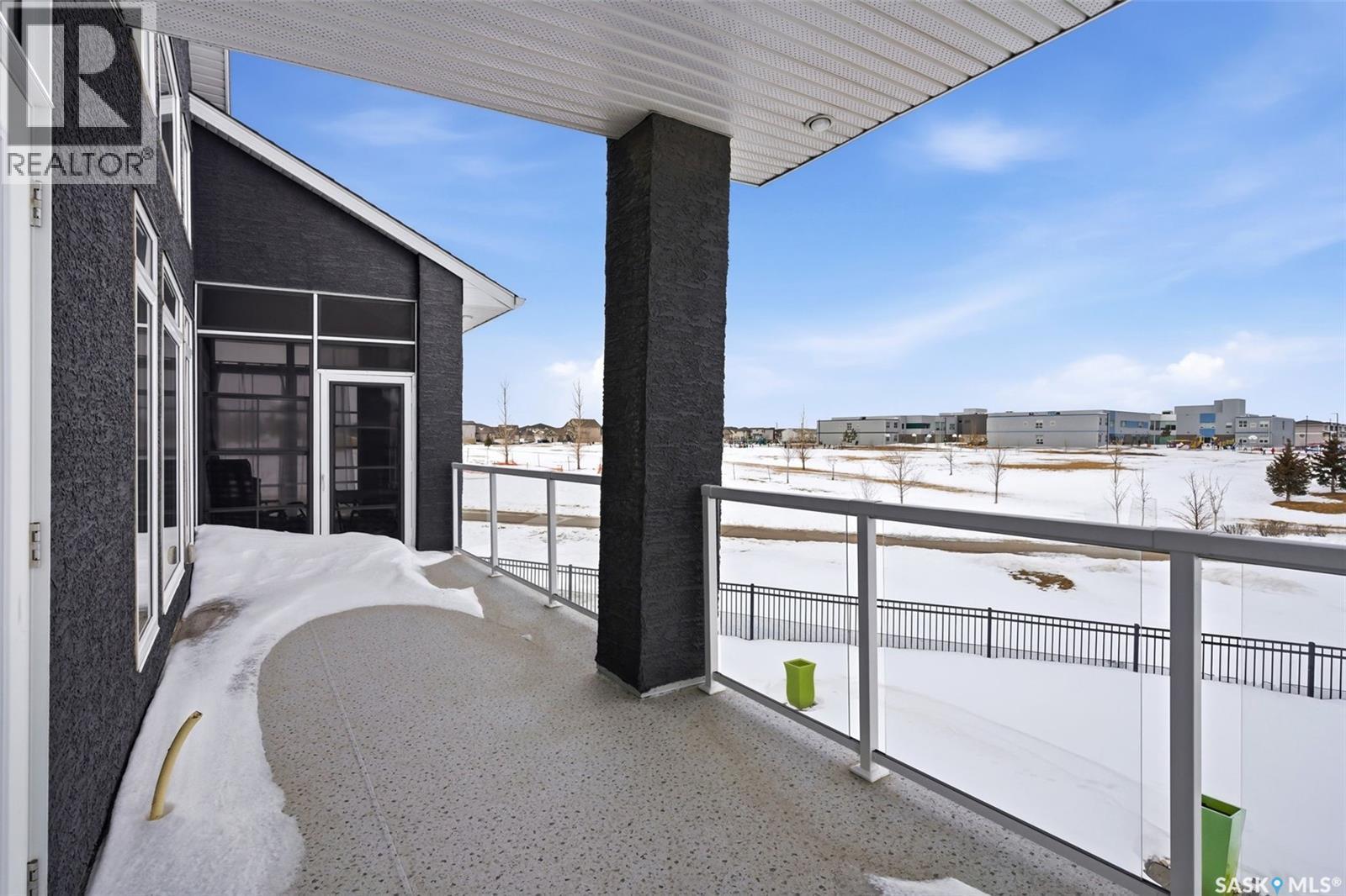 4822 Green View Crescent E, Regina, SK - Outdoor