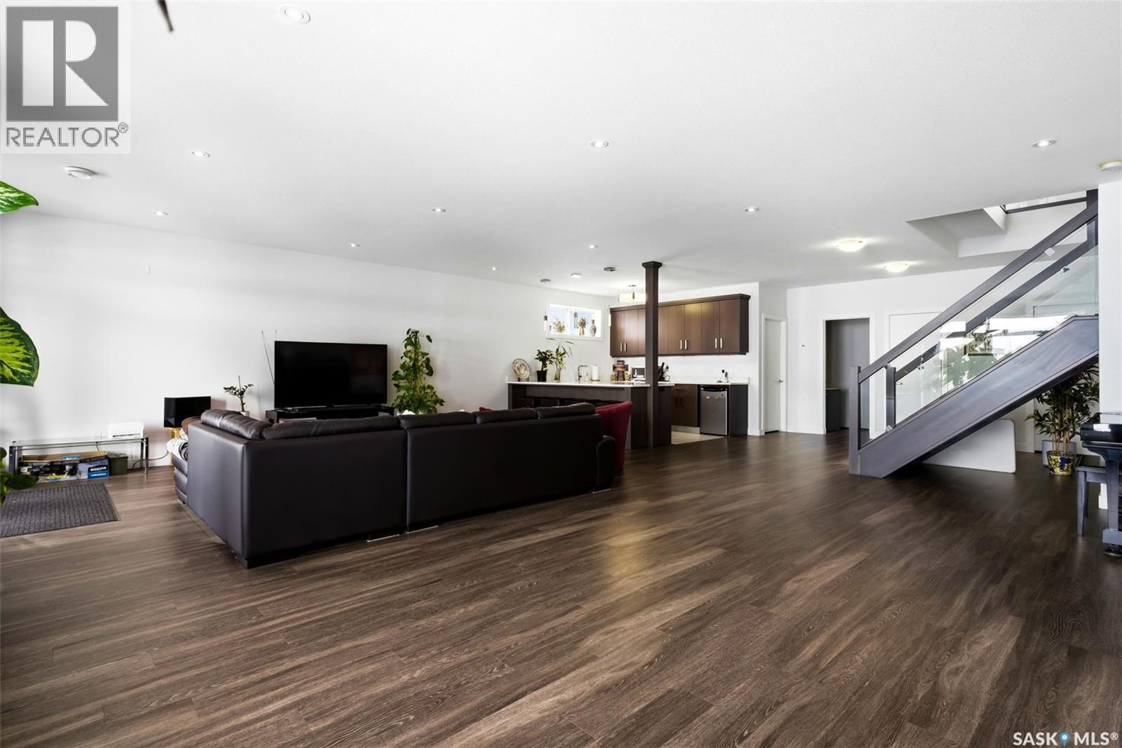 4822 Green View Crescent E, Regina, SK - Indoor Photo Showing Other Room