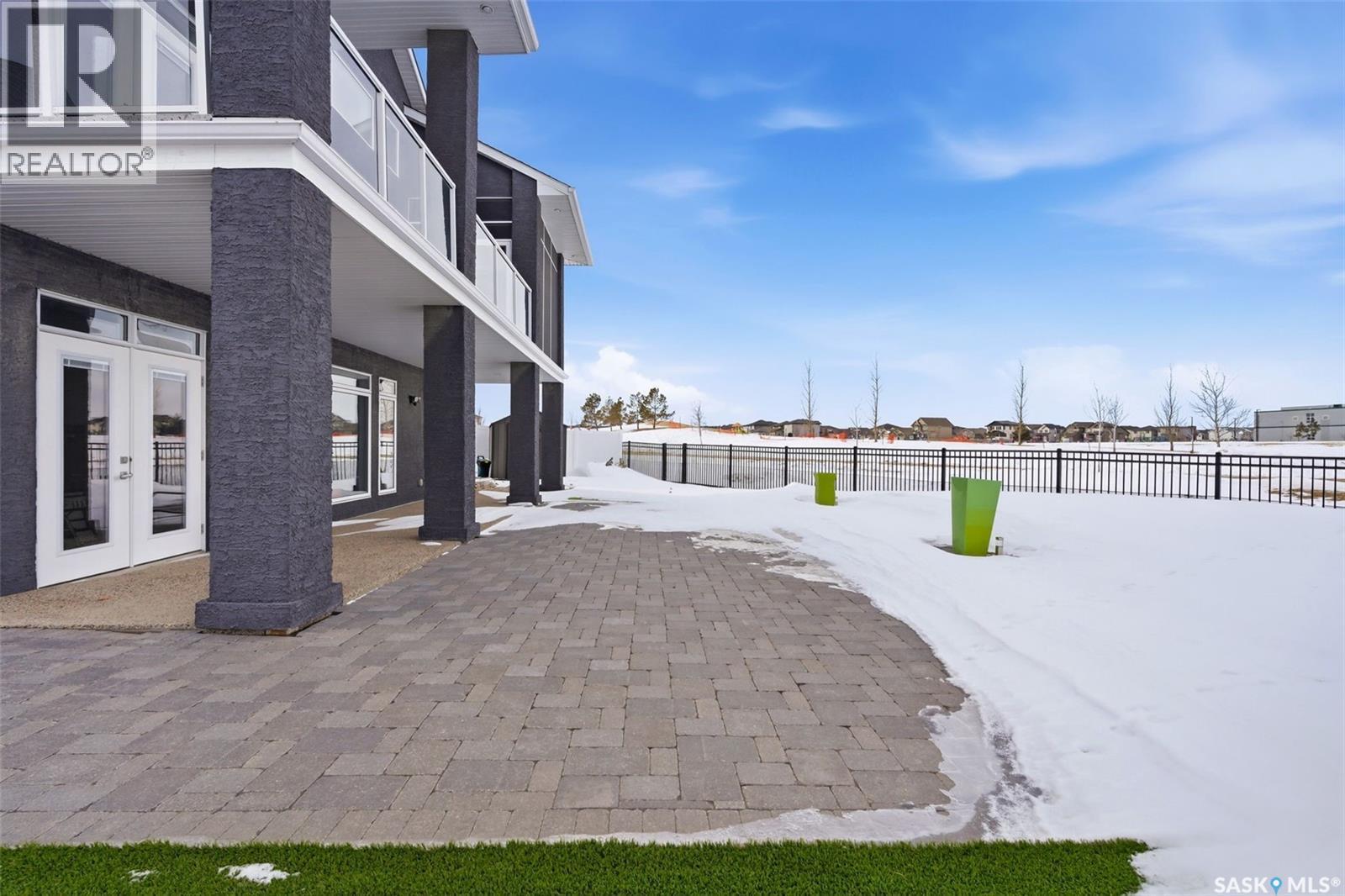 4822 Green View Crescent E, Regina, SK - Outdoor