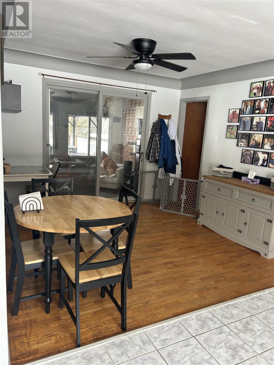 20 Warnock Rd, Iron Bridge, ON - Indoor