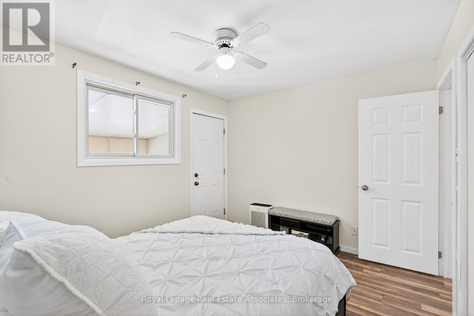 503 Stone Church Road W, Hamilton, ON - Indoor Photo Showing Bedroom