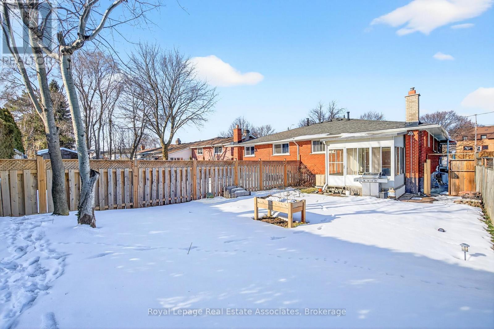 503 Stone Church Road W, Hamilton, ON - Outdoor