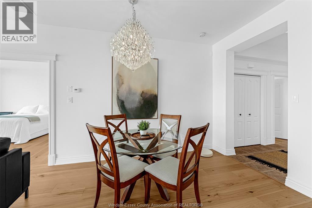 1225 Riverside Drive Unit# 404, Windsor, ON - Indoor Photo Showing Dining Room