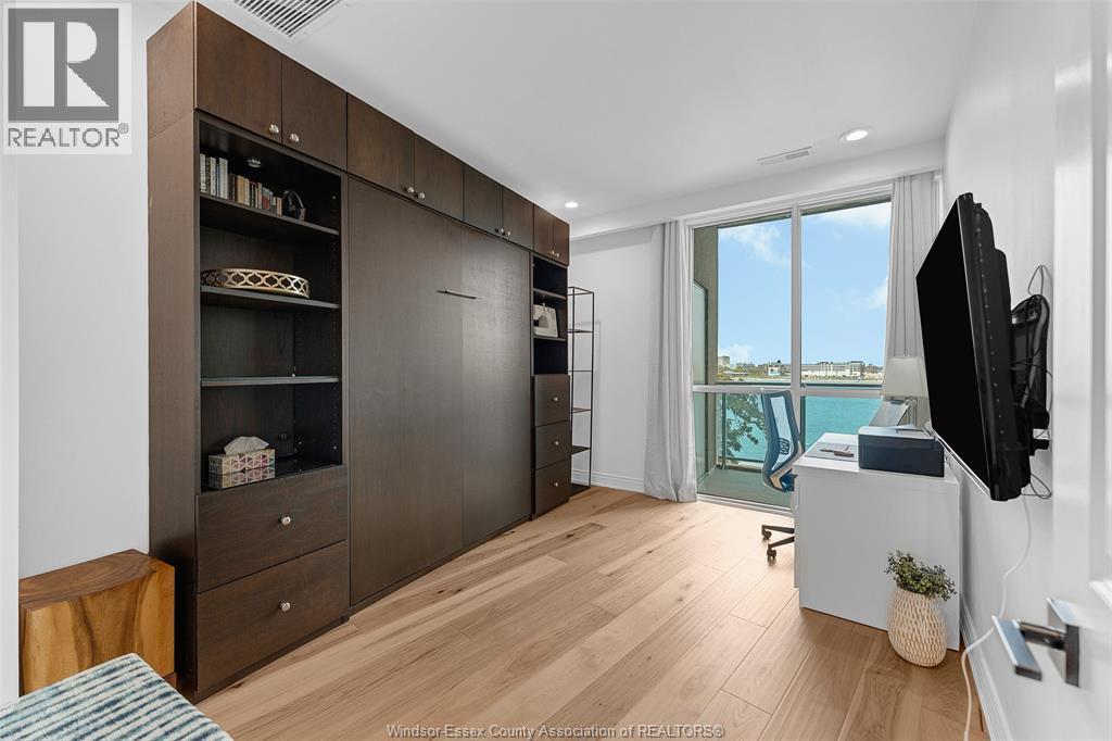 1225 Riverside Drive Unit# 404, Windsor, ON - Indoor