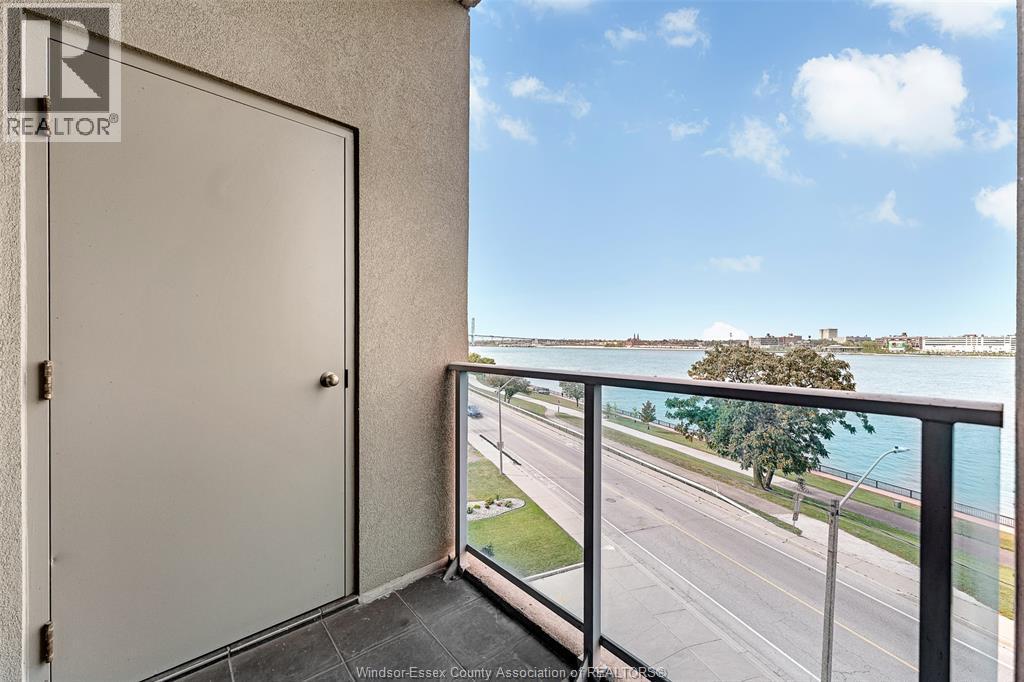 1225 Riverside Drive Unit# 404, Windsor, ON - Outdoor With Body Of Water With Balcony With View