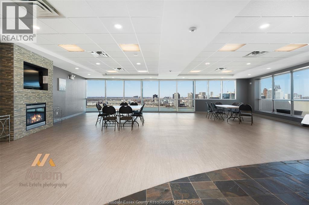 1225 Riverside Drive Unit# 404, Windsor, ON - Indoor With Fireplace
