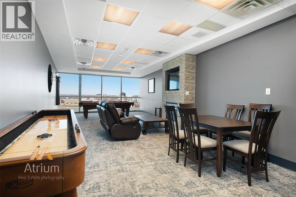 1225 Riverside Drive Unit# 404, Windsor, ON - Indoor Photo Showing Dining Room