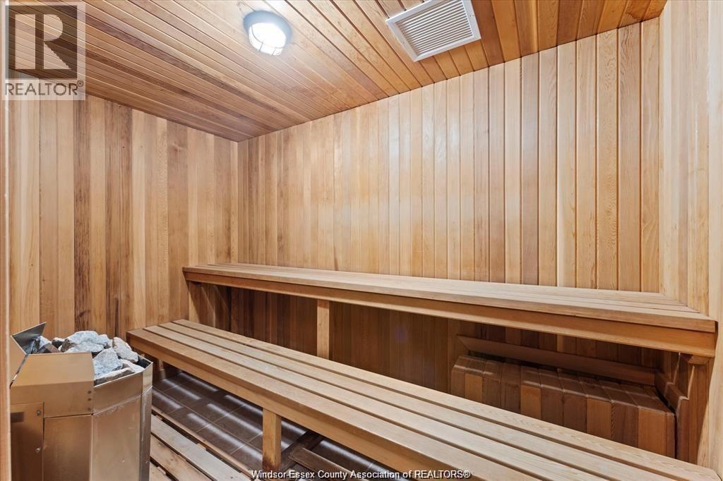 1225 Riverside Drive Unit# 404, Windsor, ON - Indoor Photo Showing Other Room