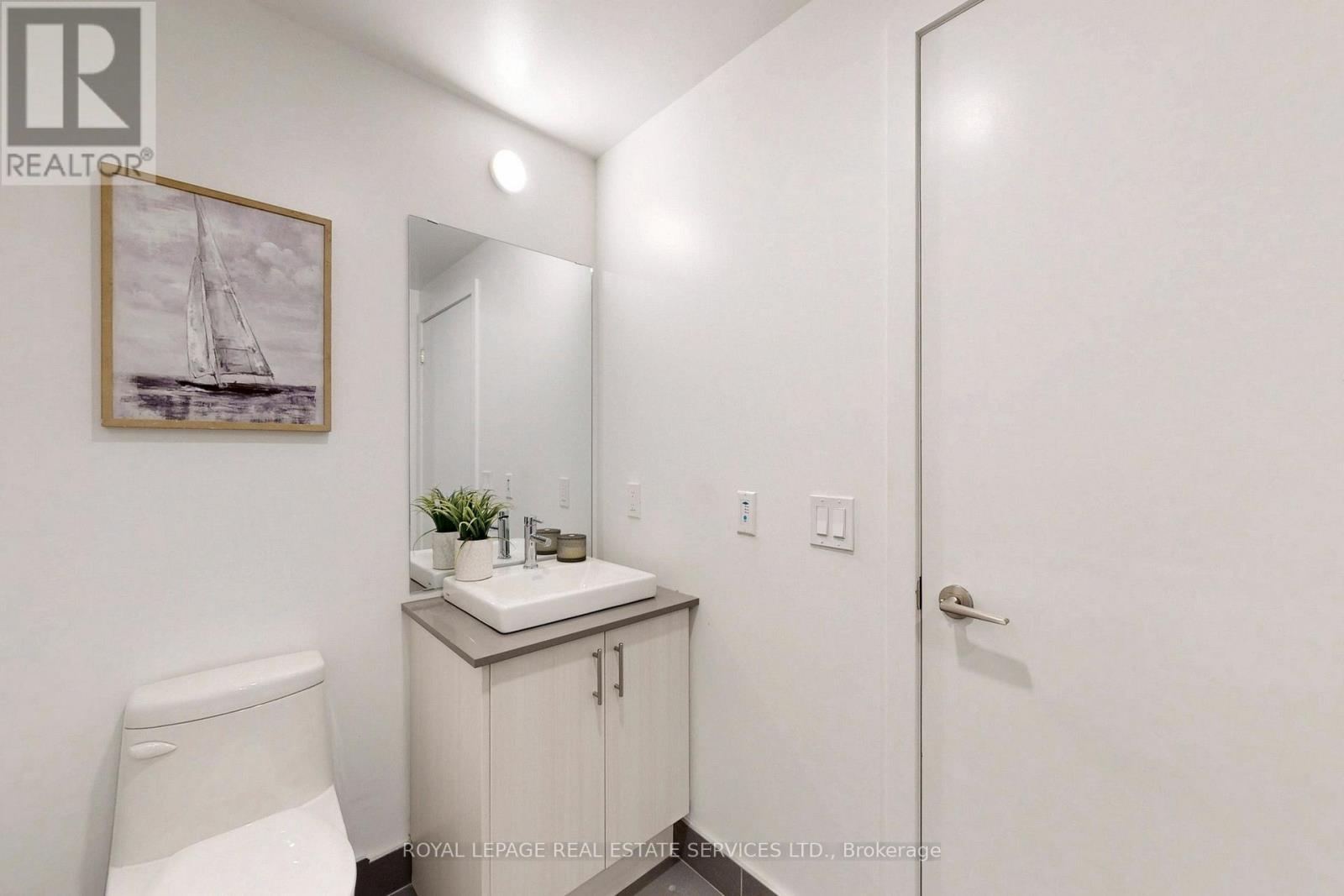310 - 1195 The Queensway, Toronto, ON - Indoor Photo Showing Bathroom