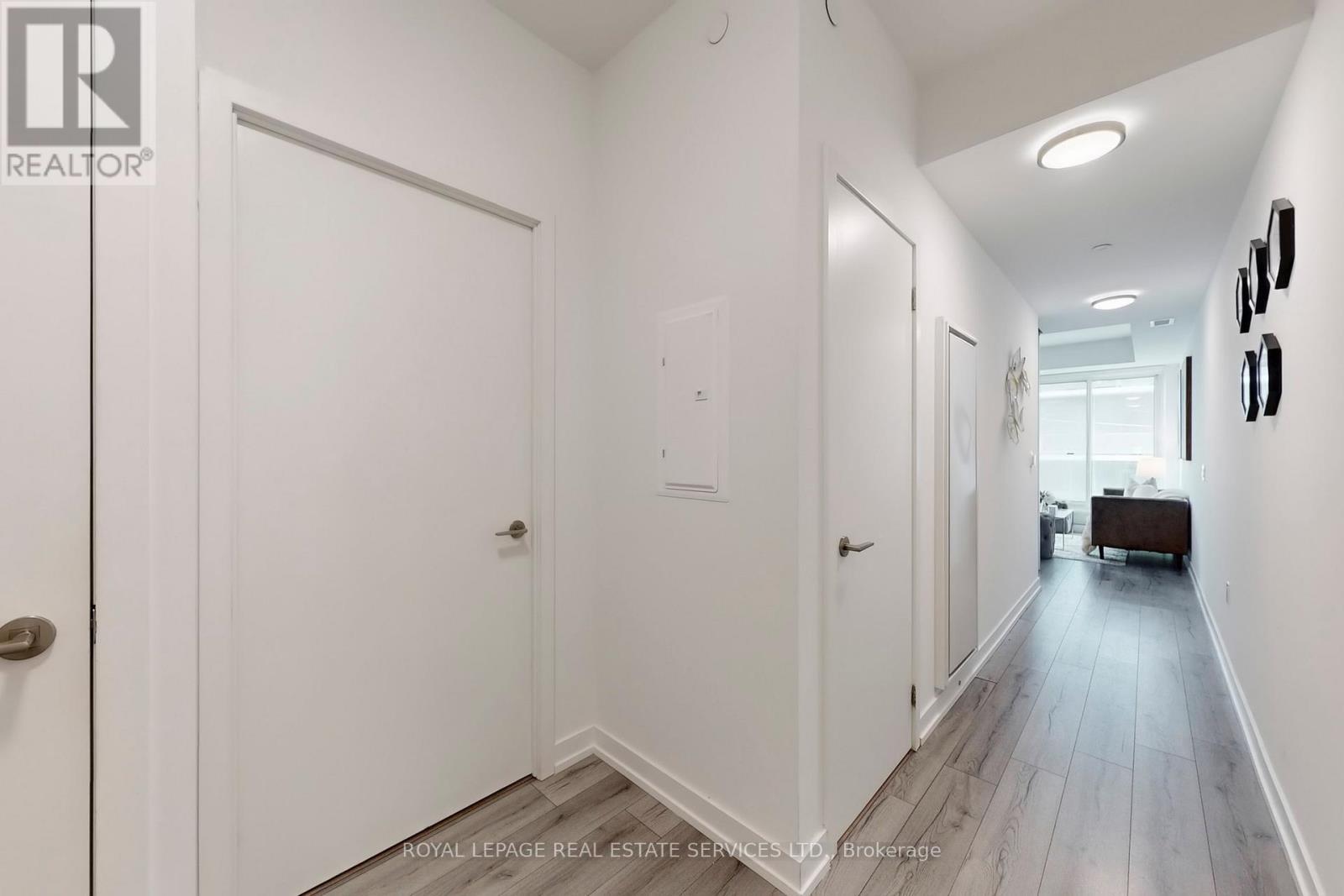 310 - 1195 The Queensway, Toronto, ON - Indoor Photo Showing Other Room