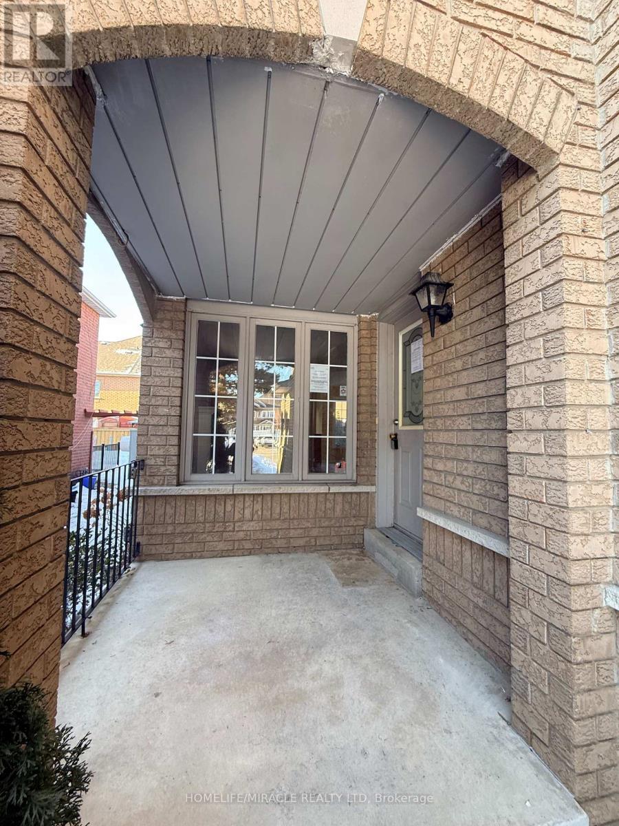 137 Pressed Brick Drive, Brampton, ON - Outdoor With Deck Patio Veranda With Exterior