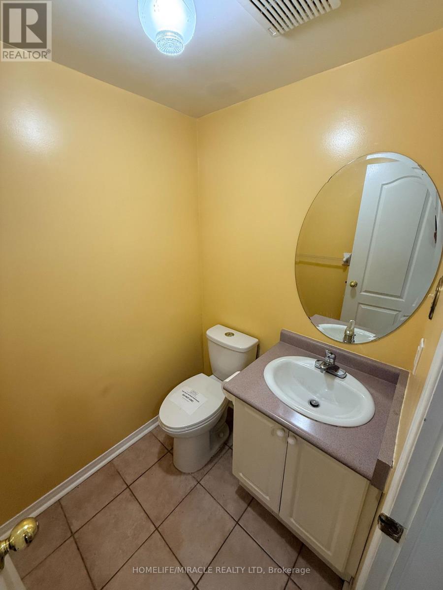 137 Pressed Brick Drive, Brampton, ON - Indoor Photo Showing Bathroom
